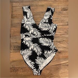 Summersalt Black and White Leaf Print Swimwear - The Ruched Backflip
